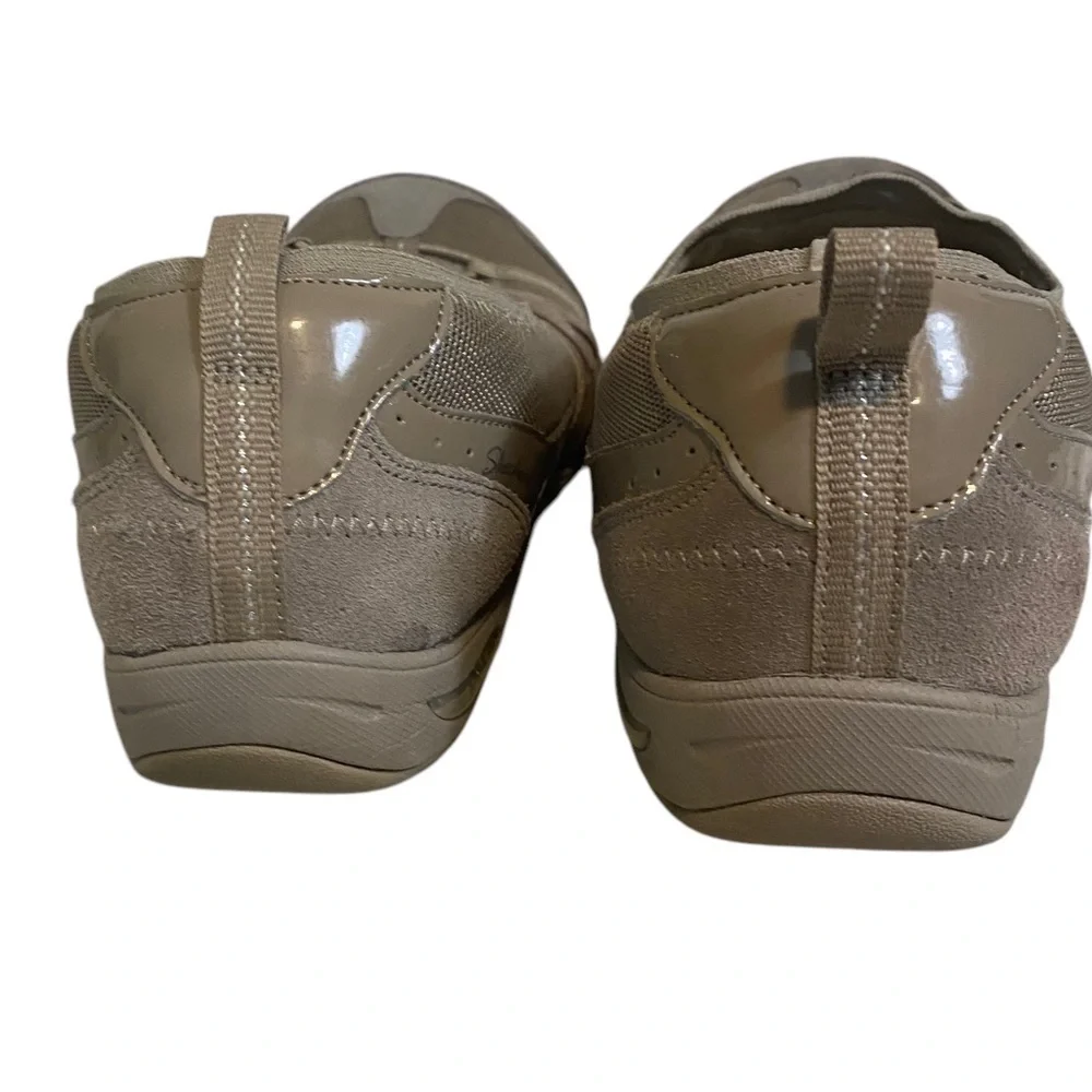 Skechers Tan Slip-On Sneakers Relaxed fit with arch support Sz 11